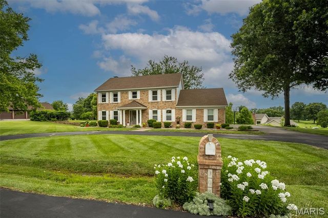 308 Willowpointe Drive, St Charles, MO 63304