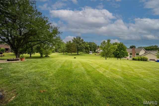 308 Willowpointe Drive, St Charles, MO 63304