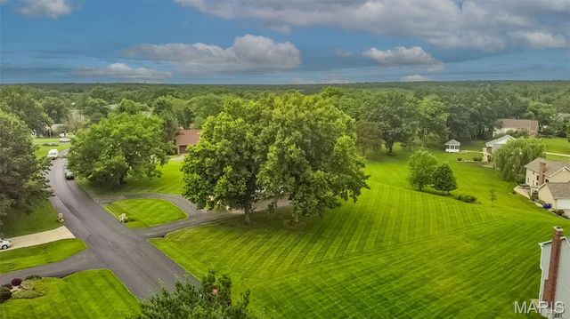 308 Willowpointe Drive, St Charles, MO 63304