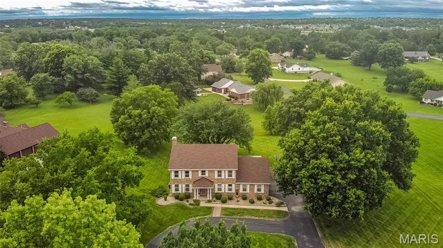 308 Willowpointe Drive, St Charles, MO 63304