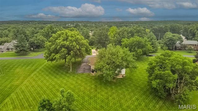 308 Willowpointe Drive, St Charles, MO 63304