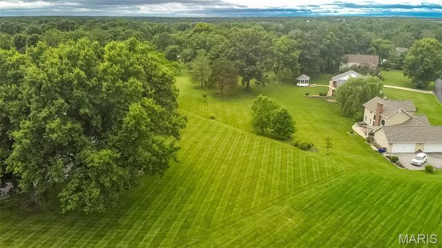 308 Willowpointe Drive, St Charles, MO 63304