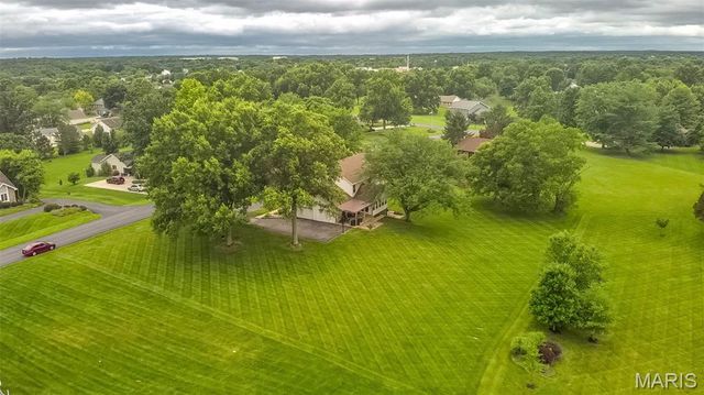 308 Willowpointe Drive, St Charles, MO 63304