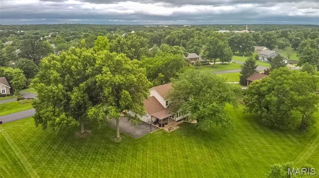 308 Willowpointe Drive, St Charles, MO 63304