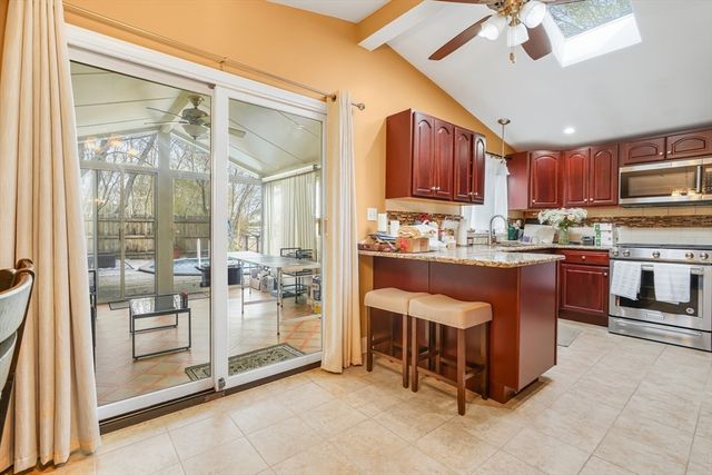 96 Star St, Fall River, MA 02724