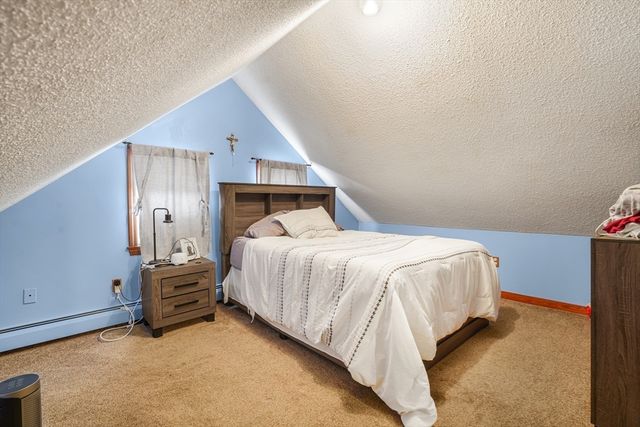 96 Star St, Fall River, MA 02724