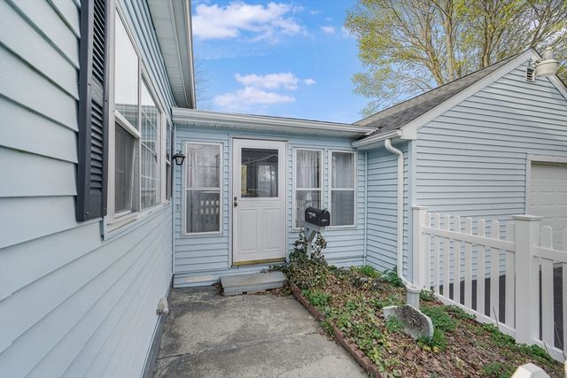 96 Star St, Fall River, MA 02724