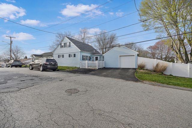 96 Star St, Fall River, MA 02724