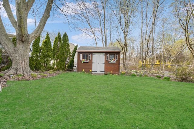 96 Star St, Fall River, MA 02724