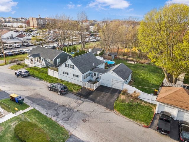 96 Star St, Fall River, MA 02724