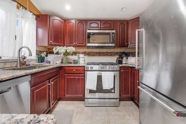 96 Star St, Fall River, MA 02724