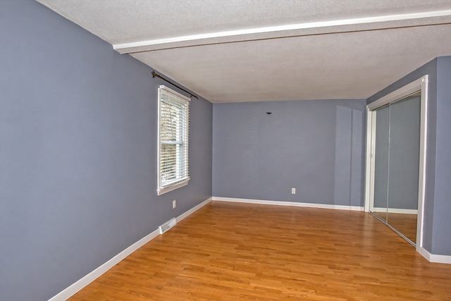 285 Ellendale Circle, Springfield, MA 01128