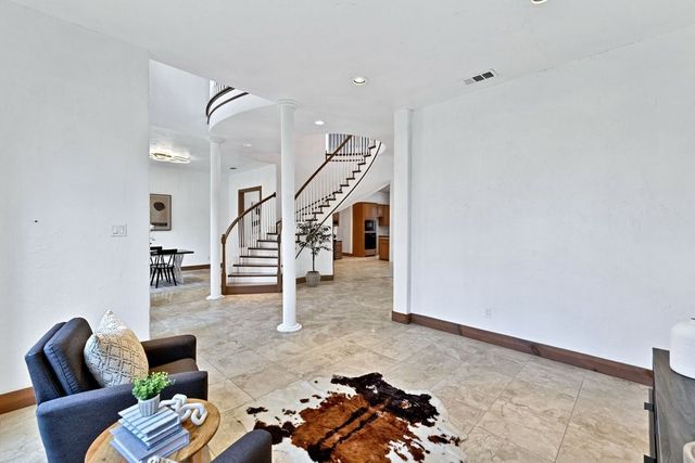 324 Rolling Oaks Ridge, Cedar Hill, TX 75104