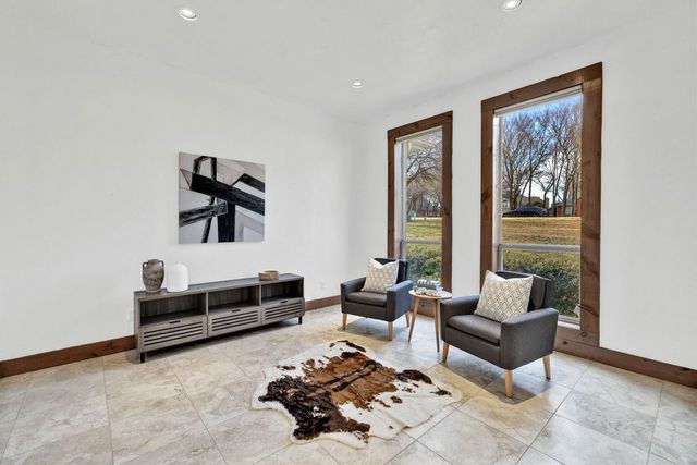 324 Rolling Oaks Ridge, Cedar Hill, TX 75104