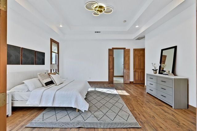 324 Rolling Oaks Ridge, Cedar Hill, TX 75104