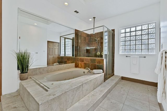 324 Rolling Oaks Ridge, Cedar Hill, TX 75104