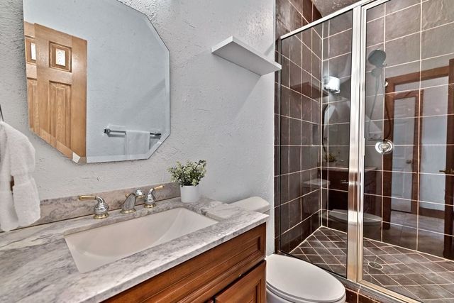 324 Rolling Oaks Ridge, Cedar Hill, TX 75104