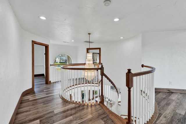 324 Rolling Oaks Ridge, Cedar Hill, TX 75104