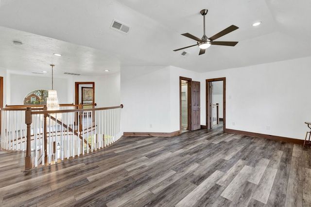 324 Rolling Oaks Ridge, Cedar Hill, TX 75104