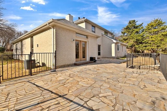 324 Rolling Oaks Ridge, Cedar Hill, TX 75104