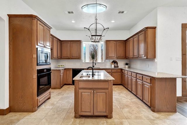 324 Rolling Oaks Ridge, Cedar Hill, TX 75104