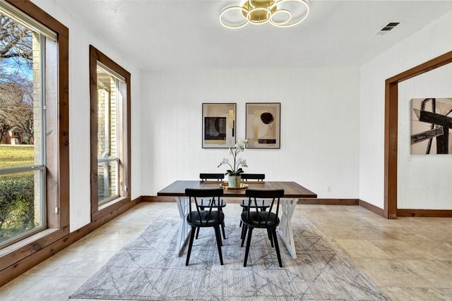 324 Rolling Oaks Ridge, Cedar Hill, TX 75104