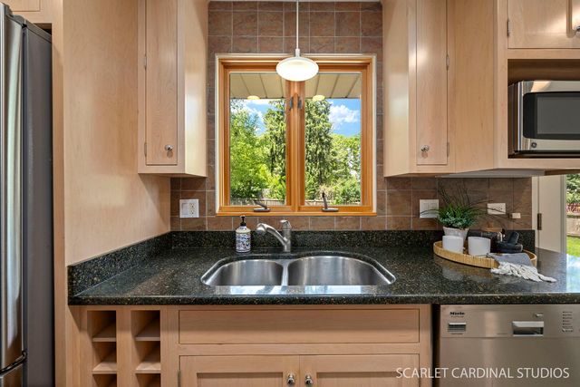 17 Meisinger Lane, Naperville, IL 60540
