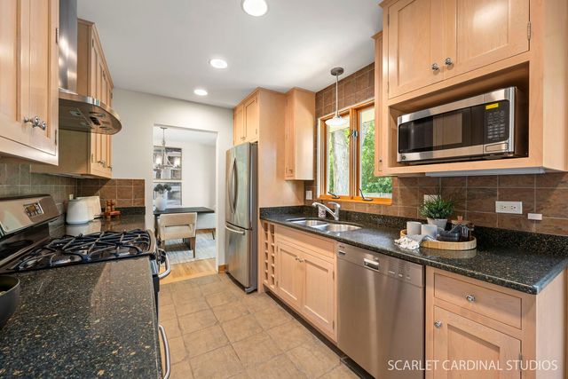 17 Meisinger Lane, Naperville, IL 60540
