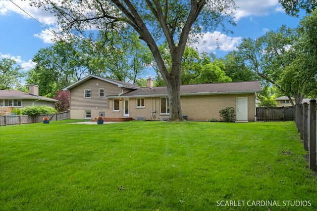 17 Meisinger Lane, Naperville, IL 60540