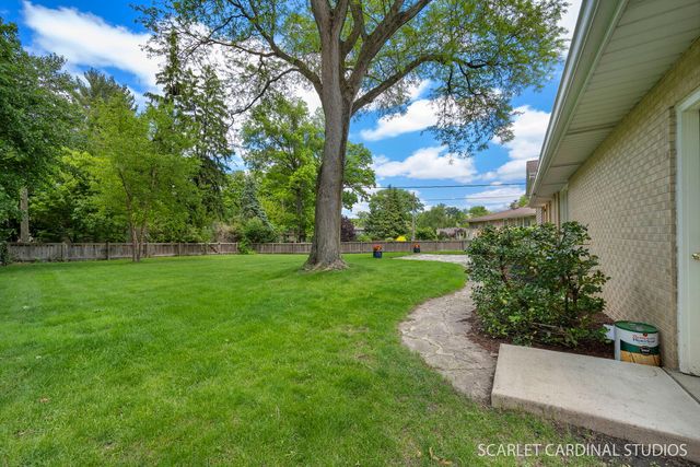 17 Meisinger Lane, Naperville, IL 60540