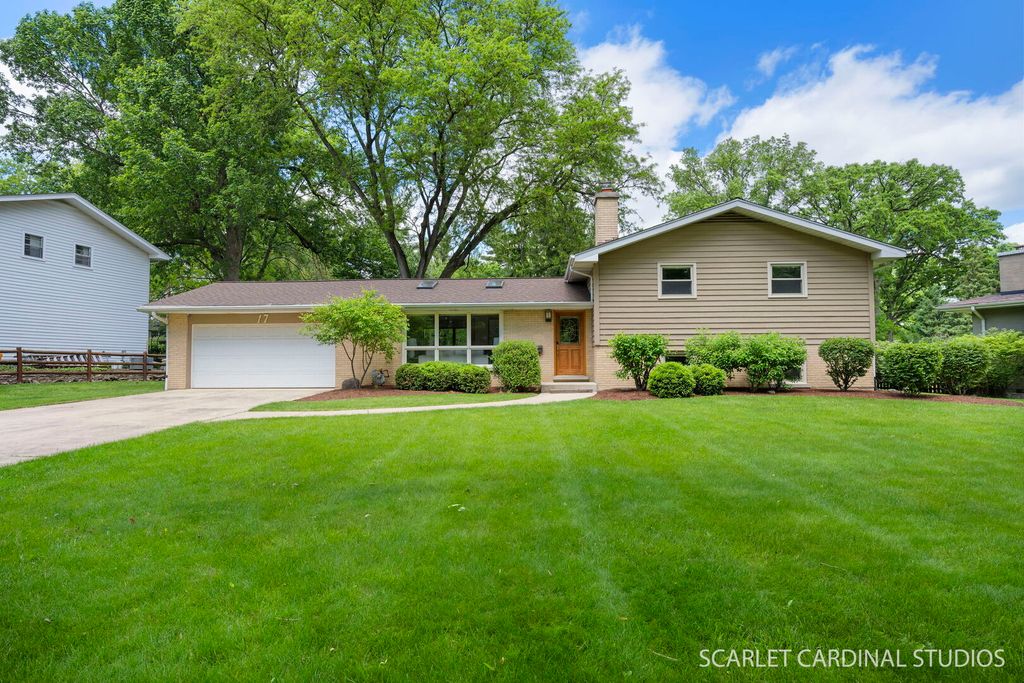 17 Meisinger Lane, Naperville, IL 60540