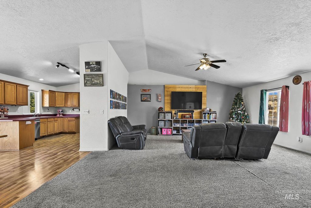 880 S Iowa Ave, Payette, ID 83661 photo 5