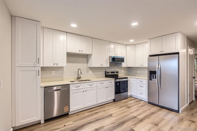 1811 S Quebec Way 31, Denver, CO 80231