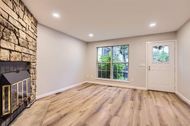 1811 S Quebec Way 31, Denver, CO 80231