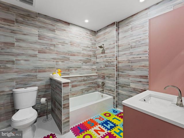 224 WILSON RD, Turnersville, NJ 08012