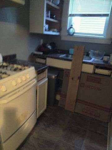 61 Vine 34, Lynn, MA 01905