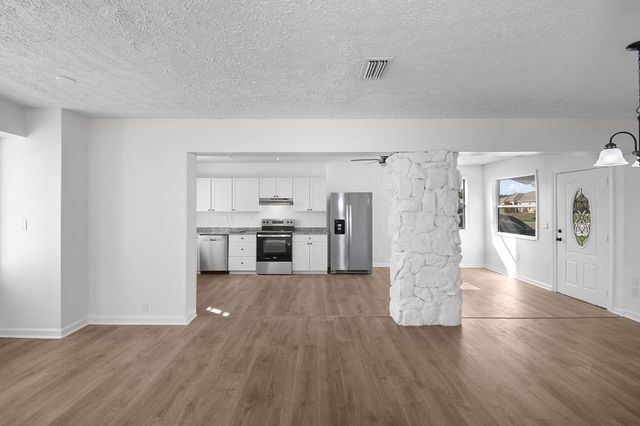 750 SW Lakehurst Drive, Port St Lucie, FL 34983