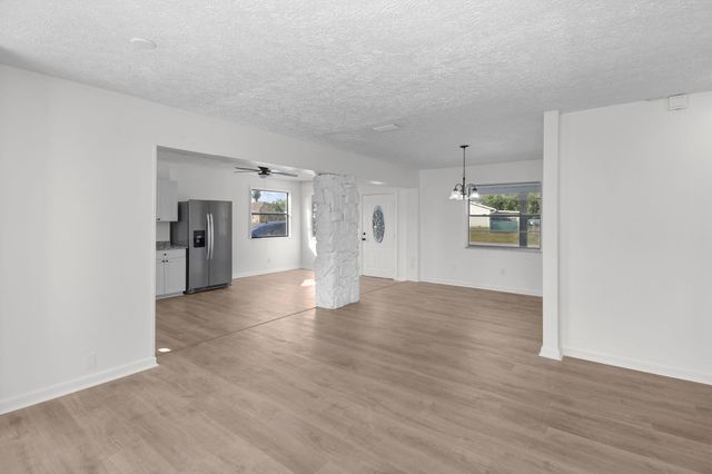 750 SW Lakehurst Drive, Port St Lucie, FL 34983