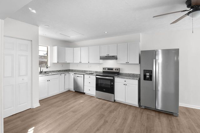 750 SW Lakehurst Drive, Port St Lucie, FL 34983