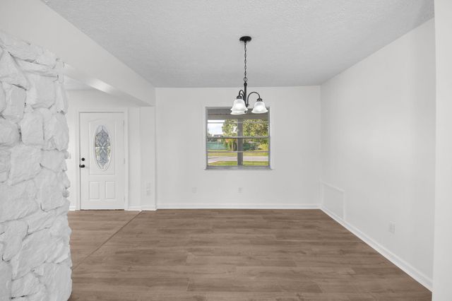 750 SW Lakehurst Drive, Port St Lucie, FL 34983