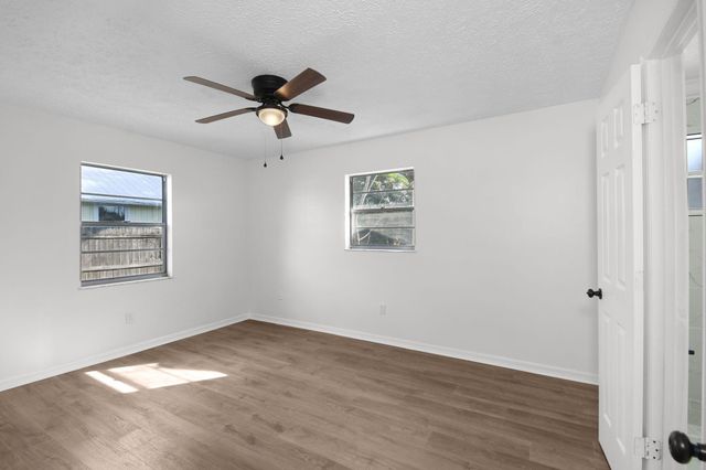 750 SW Lakehurst Drive, Port St Lucie, FL 34983