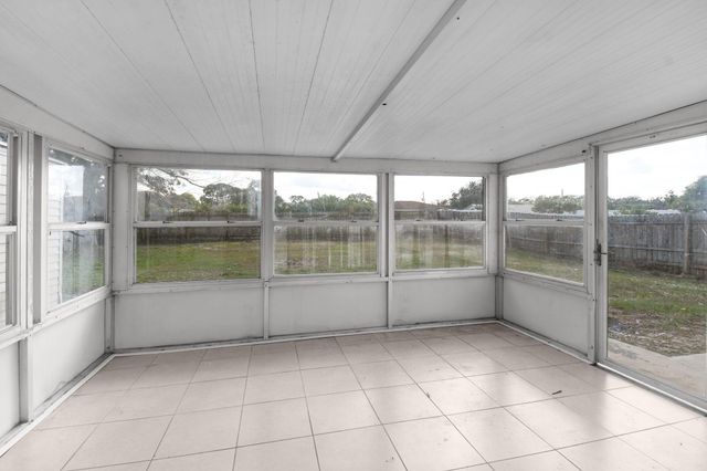 750 SW Lakehurst Drive, Port St Lucie, FL 34983