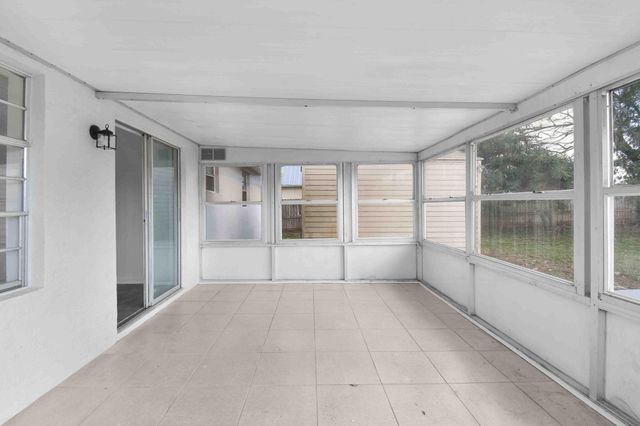 750 SW Lakehurst Drive, Port St Lucie, FL 34983