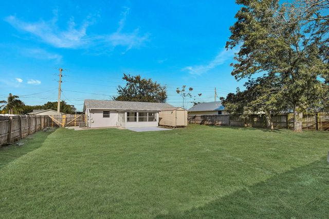 750 SW Lakehurst Drive, Port St Lucie, FL 34983