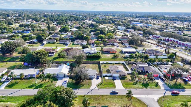 750 SW Lakehurst Drive, Port St Lucie, FL 34983