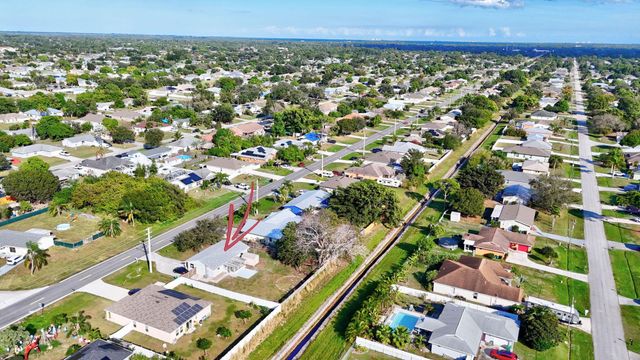 750 SW Lakehurst Drive, Port St Lucie, FL 34983