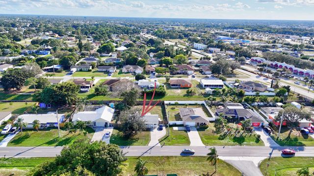 750 SW Lakehurst Drive, Port St Lucie, FL 34983