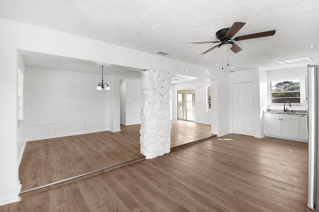 750 SW Lakehurst Drive, Port St Lucie, FL 34983