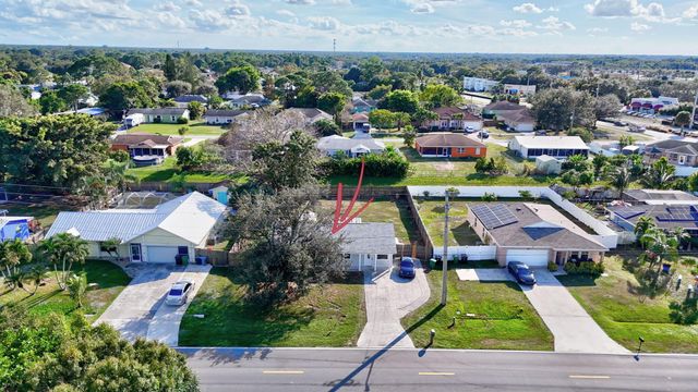 750 SW Lakehurst Drive, Port St Lucie, FL 34983
