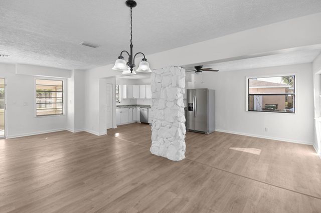 750 SW Lakehurst Drive, Port St Lucie, FL 34983